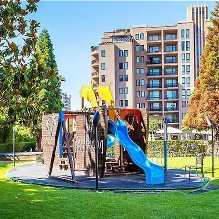 Reina Barcelo Apartman *