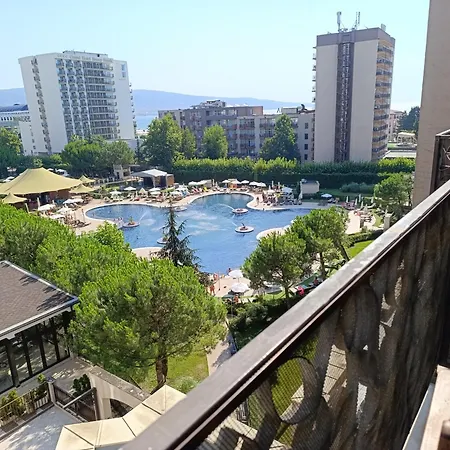 Reina Barcelo Apartman Napospart