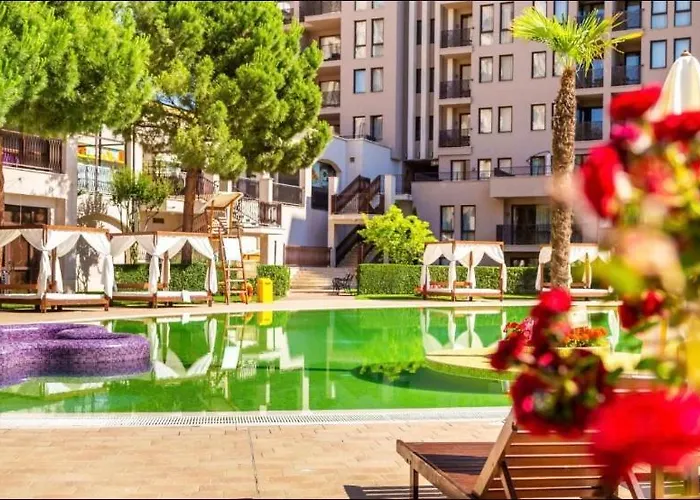 Reina Barcelo Апартамент