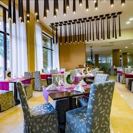 Reina Barcelo 아파트